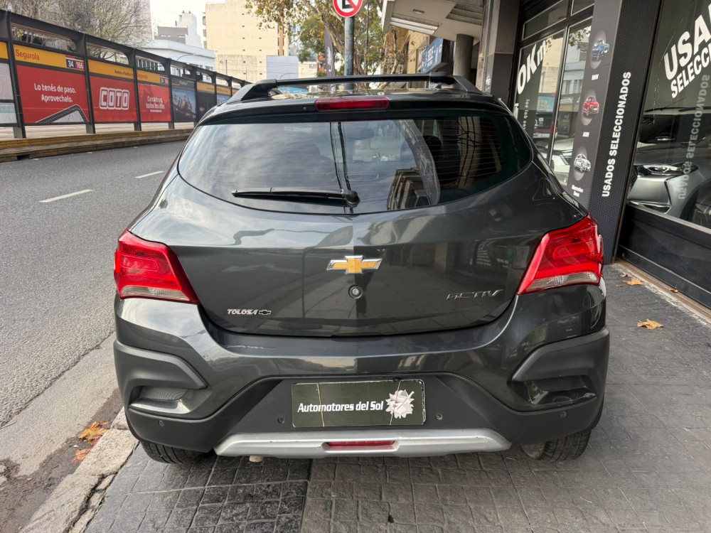 Chevrolet Onix Active — foto 7